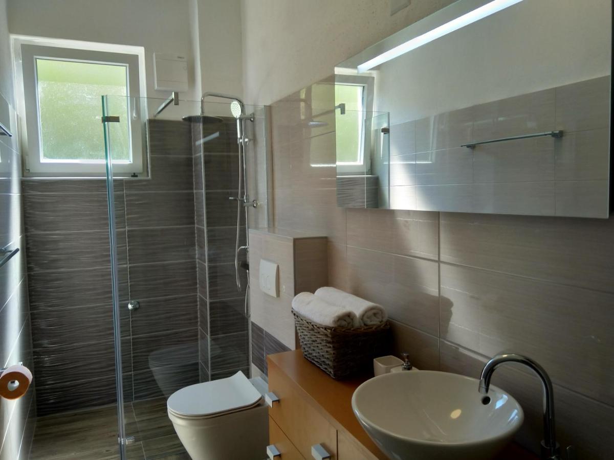 Edina Pag Apartment *