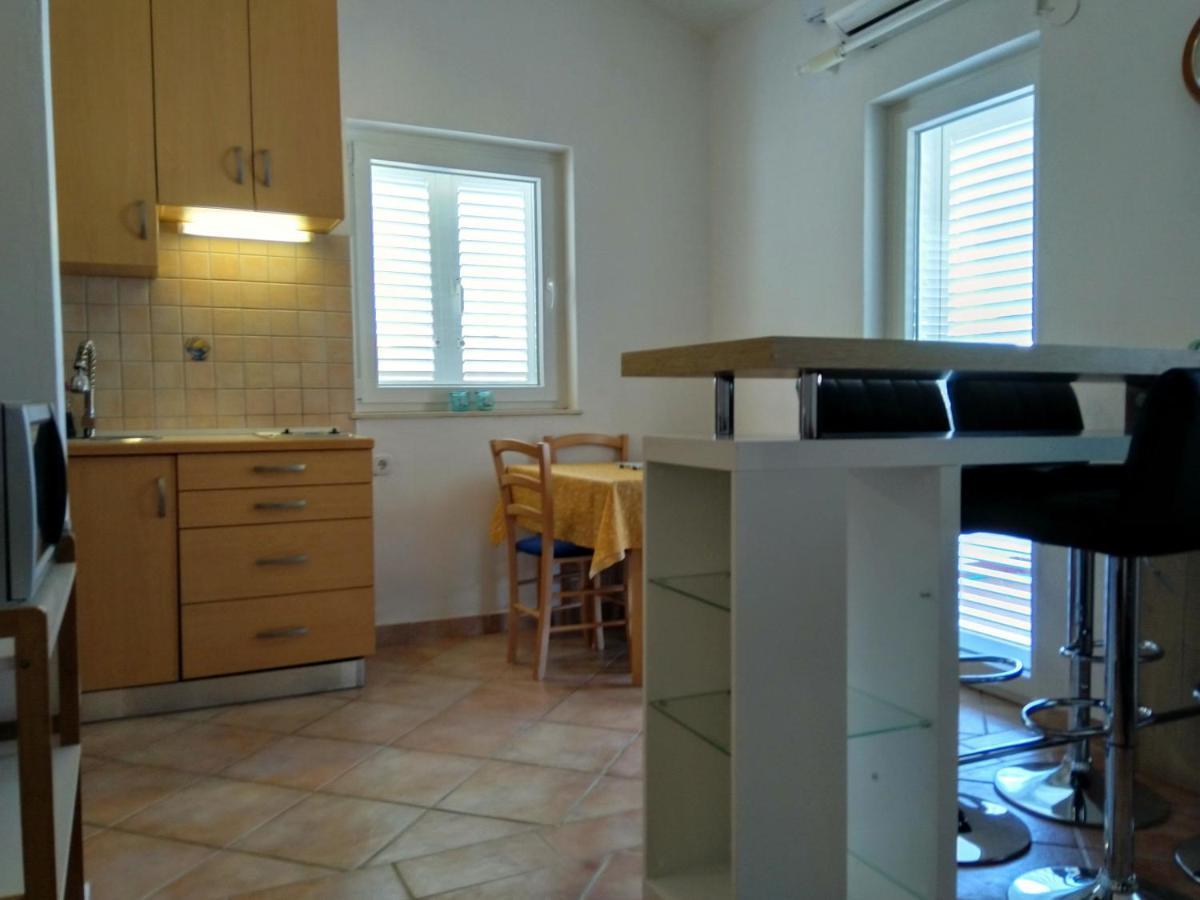 Edina Pag Apartment